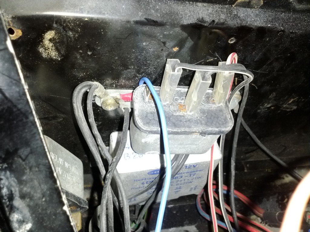 Adding a Headlights Warning Buzzer to my Series III Land Rover CommsBlog
